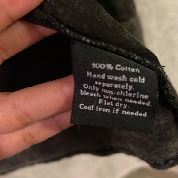 Button up - Picture 3 of 4